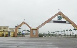 Nam sinh đâm bạn gái thủng bụng sẽ bị đuổi học