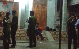 Chồng cầm dao cứa cổ vợ để trả thù nhà ngoại