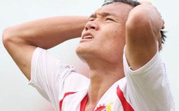 Hậu vệ bán độ và nỗi đau mất cha giữa tháng ngày u tối