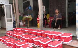 Hình ảnh gây "sốc" về đám tang cho hàng trăm hài nhi
