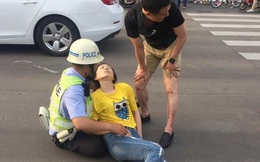 Nhờ một hành động "cực chất", viên CSGT đã được ca ngợi hết lời