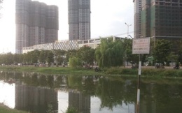 Mặc biển cảnh báo, người dân vô tư buông câu dưới lưới 'tử thần'