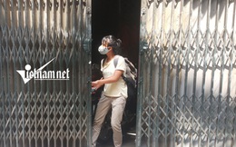 Kỳ lạ giữa Hà Nội: Nhà chực sập, chủ nhà 'bỏ của chạy lấy người' vẫn tấp nập người thuê