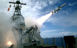 Chiến hạm Mỹ lần đầu bắn tên lửa thành công nhưng... hụt mục tiêu