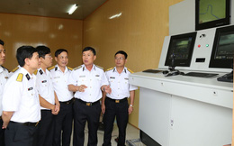 Tuyệt vời: Hải quân Việt Nam chế tạo thành công xuồng đa năng không người lái