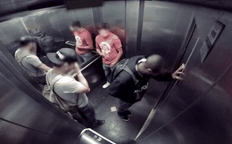 14 kẻ rảnh rỗi chui tận vào thang máy để trêu chọc người khác
