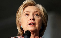 Bà ​Hillary khẳng định không để vụ bê bối ảnh hưởng tranh cử
