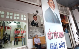 Chủ hiệu cắt tóc 7 năm treo ảnh Obama vì giống hệt