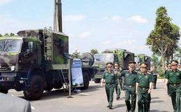 Đồng chí Tổng Tham mưu trưởng làm việc tại Tập đoàn Viễn thông Quân đội