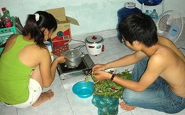 Phát ngượng cảnh bạn ở cùng mang người yêu về phòng trọ