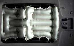 Hyundai phát triển hệ thống túi khí cửa sổ trời đầu tiên trên thế giới