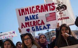 Nhiều luật sư đang làm việc khẩn trương giúp Trump ra sắc lệnh cấm nhập cư mới