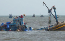Chìm tàu, 13 ngư dân rơi xuống biển ngoài khơi Côn Đảo