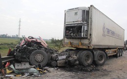 5 ô tô vỡ nát đầu sau tai nạn liên hoàn trên đường tránh TP Vinh