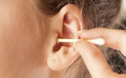 Vệ sinh tai sai cách có thể khiến bệnh nặng thêm: Đây là cách làm sạch an toàn hơn