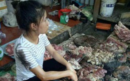 Hải Phòng: Bán thịt lợn giá rẻ, người phụ nữ bị hắt dầu luyn trộn chất thải