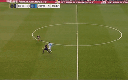 Dưỡng già kiểu David Villa: Ghi bàn từ giữa sân, "khủng bố" các hàng thủ