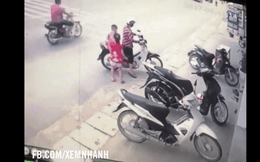 Clip: Ô tô chạy ẩu, tông 3 mẹ con đi xe máy ngã văng xuống đường