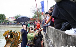Đội hát quan họ ngả nón xin tiền ở hội Lim bị dừng hoạt động