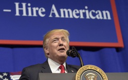 Siết thị thực H-1B, ông Trump lại bị "tố"