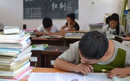 Trung Quốc: 16 học sinh nhiễm HIV phải ngồi làm bài thi đại học trong phòng cách ly