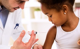Pháp bắt buộc tiêm vắc-xin phòng 11 bệnh cho trẻ em