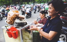 Xe gỏi khô bò đặc biệt nhất Sài Gòn: 50 năm không có quán hàng, khách ngồi la liệt dưới gốc cây