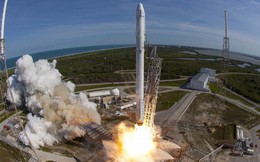 SpaceX vừa hạ cánh thành công tên lửa Falcon 9 thứ 13 trong năm 2017