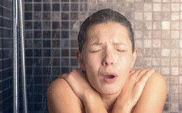 Tập tắm nước lạnh sẽ chống được bách bệnh?