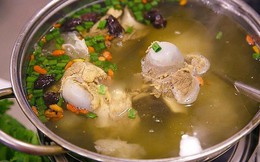 Nước ninh xương lỡ đục ngầu, làm vài cách sau là trong vắt