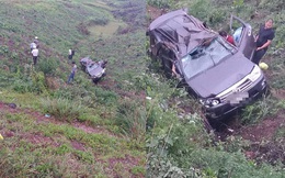 Quảng Ninh: Ô tô lao xuống vực, 4 người nước ngoài bị thương