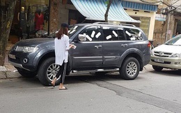 UBND phường xác minh việc cô gái dán băng vệ sinh quanh ôtô vì đỗ trước cửa hàng ở Hà Nội