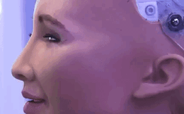 Cận cảnh khuôn mặt cảm xúc của Sophia - nữ robot đầu tiên được cấp quyền công dân