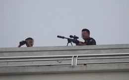 Cảnh sát dùng súng bắn tỉa vây bắt đối tượng cầm lựu đạn cố thủ trong nhà ở Nghệ An