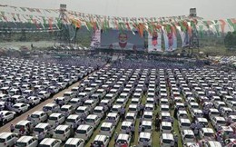 Sếp nhà người ta: Trùm kim cương Ấn Độ thưởng 600 ô tô cho nhân viên đánh bóng kim cương, ai không thích xế hộp sẽ nhận ngay nhà và tiền mặt