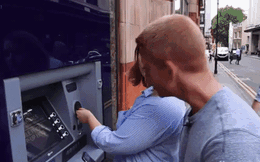 3 chiêu thức ăn cắp tiền ở cây ATM bị chuyên gia vạch trần, ai đi rút tiền cũng cần lưu ý