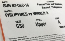 Trong khi fan Việt khốn khổ vì phe vé, BLV Philippines mang 20 vé AFF Cup đi tặng miễn phí