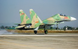Tiêm kích Su-30MK2 canh trời phía Bắc