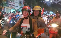Hàng người ở Cần Thơ đổ về trung tâm Ninh Kiều sau trận thắng của đội tuyển Việt Nam