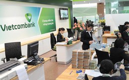 Không chỉ tăng phí dịch vụ SMS Banking lên 11.000 đồng, từ hôm nay Vietcombank còn thu phí chuyển tiền cùng hệ thống qua Mobile Banking