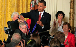 Thiên tài vật lý hàng đầu thế giới - Stephen Hawking: Ông là ai?