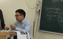 Clip: Thầy giáo hát "Chiều hôm ấy" ngay trên bục giảng mượt mà không kém gì bản gốc của Jaykii