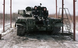 Thăm xưởng "cải lão hoàn đồng" giúp xe tăng T-80 Nga miễn nhiễm với băng tuyết