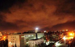 Hình ảnh không quân Syria bắn hạ tên lửa trong cuộc tấn công kép của Israel đêm 16/4