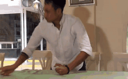 Phạm Anh Khoa họp báo chớp nhoáng, đột ngột bỏ về khiến các phóng viên ngỡ ngàng
