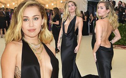 Bộ váy quá hở của Miley Cyrus gây chú ý tại thảm đỏ thời trang danh giá nhất thế giới