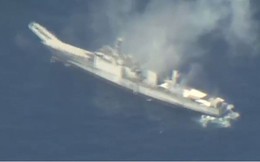 Video: Mỹ và đồng minh phóng tên lửa, ngư lôi đánh chìm tàu chiến