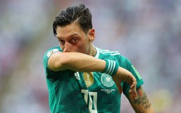 Người hâm mộ thế giới phẫn nộ khi Ozil từ giã tuyển Đức trong uất nghẹn