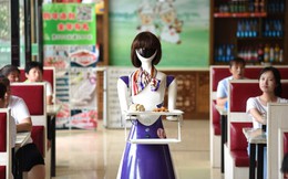 24h qua ảnh: Robot phục vụ đồ ăn cho thực khách tại nhà hàng Trung Quốc