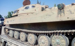 Phiến quân tại Syria giao nộp nhiều xe tăng và pháo các loại